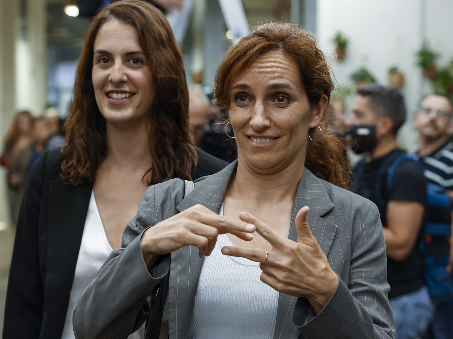 Las portavoces de Más Madrid, Mónica García (d) y Rita Maestre. (EFE/Juanjo Martín)