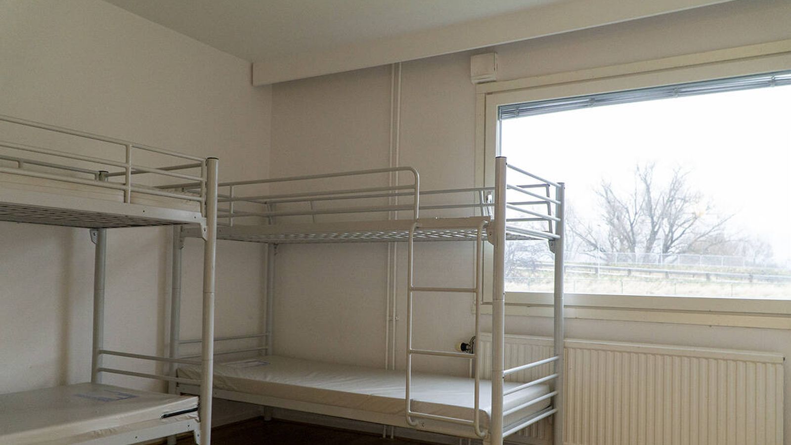 Interior de una de las habitaciones del centro de deportación para refugiados rechazados en Burlöv, Suecia. (O. G.)