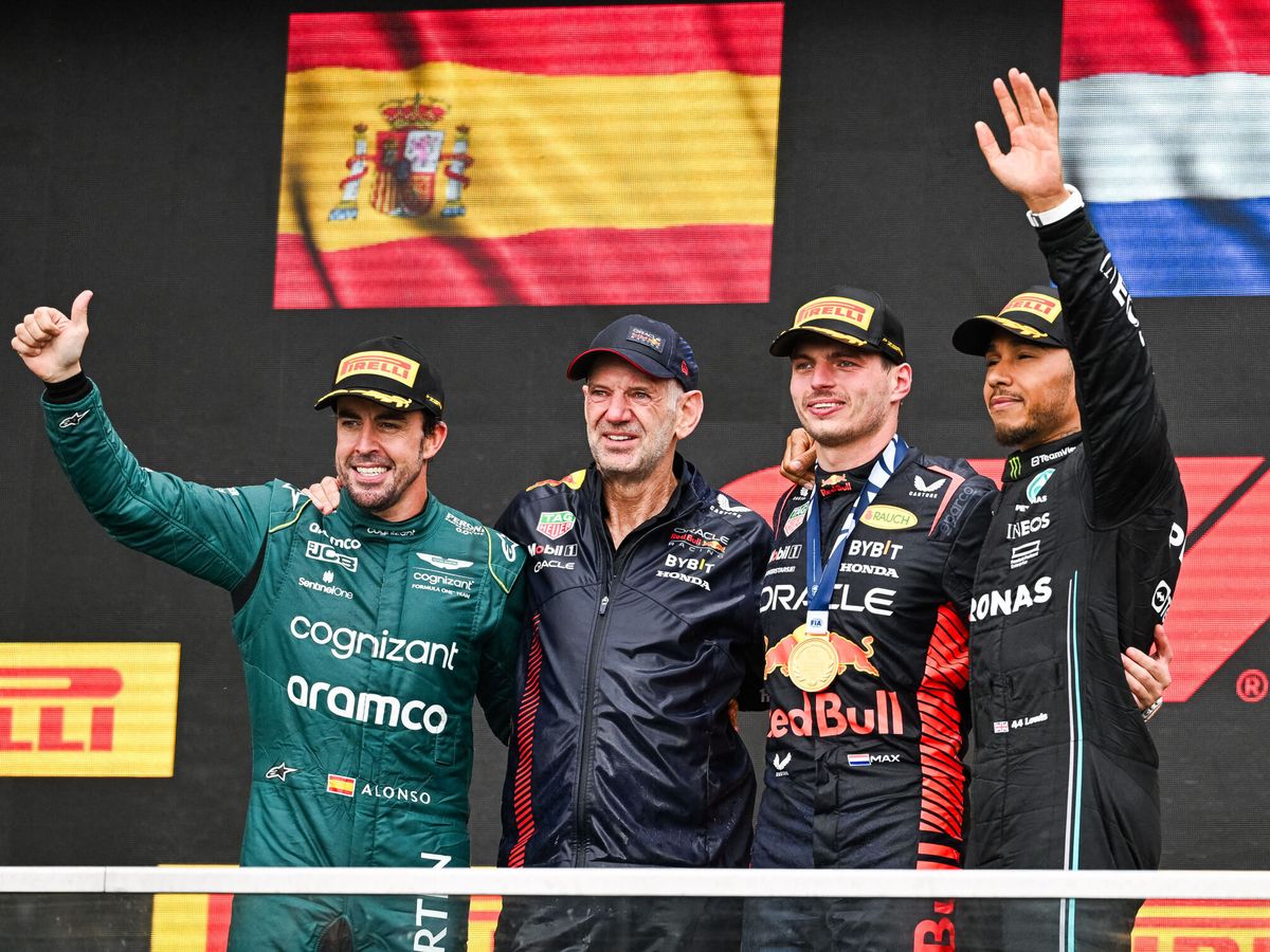 Foto: Alonso, junto a Newey, Verstappen y Hamilton. (David Kirouac/USA TODAY)