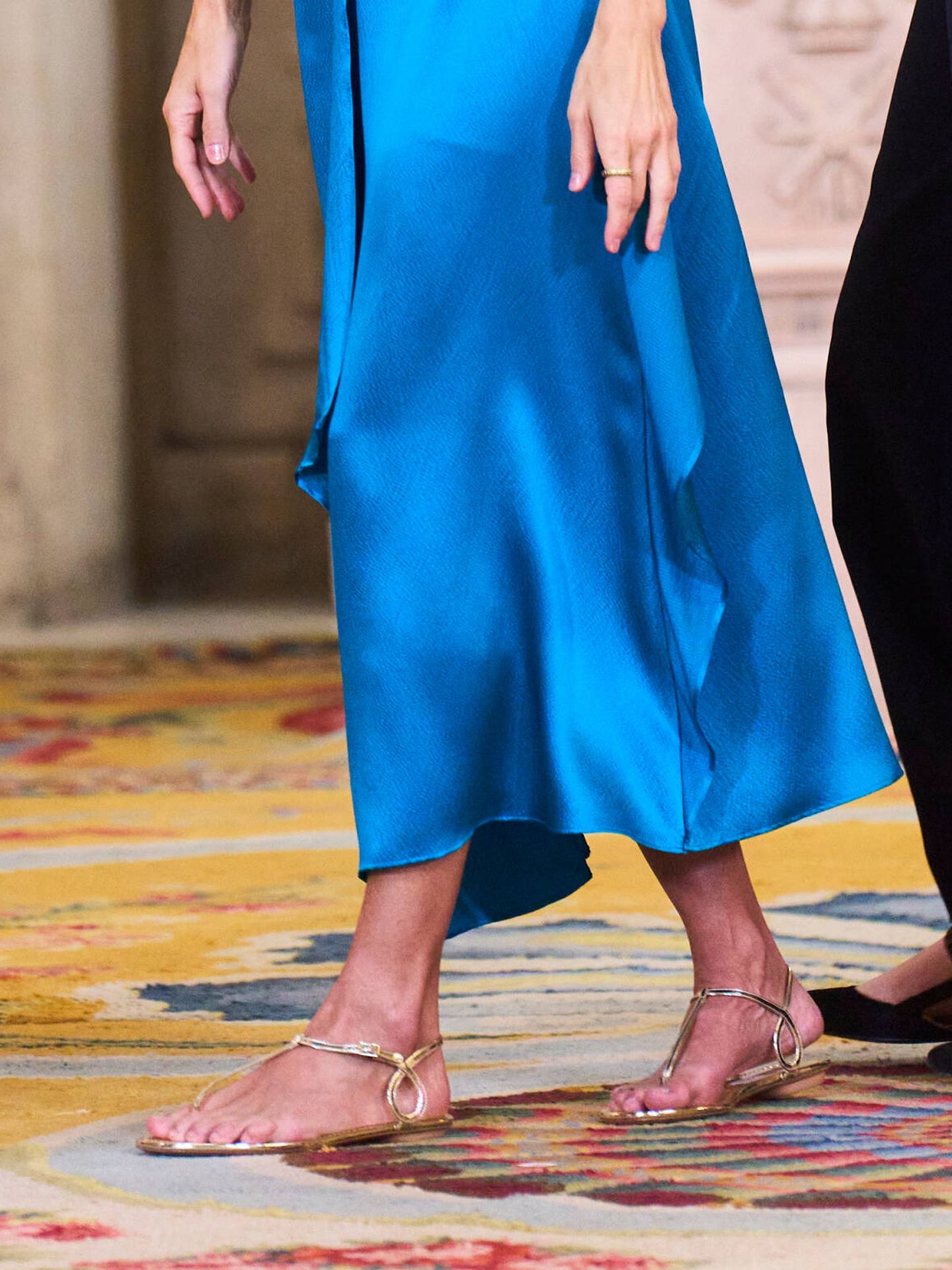  La reina Letizia con sandalias de Aquazzura. (Limited Pictures)