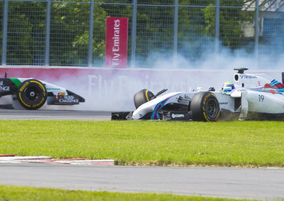 Foto: El monoplaza de Sergio Pérez terminó como el de Massa, contra las protecciones.