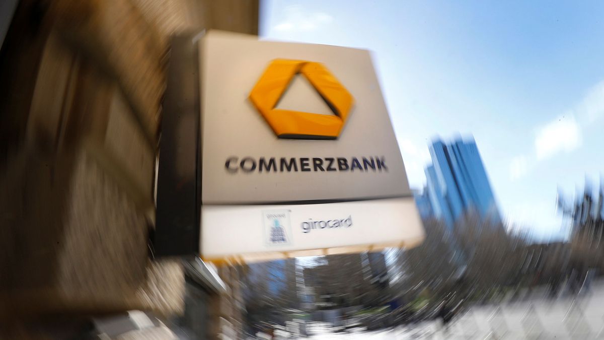 A Deutsche Bank le sale un rival: Unicredit prepara una oferta por Commerzbank