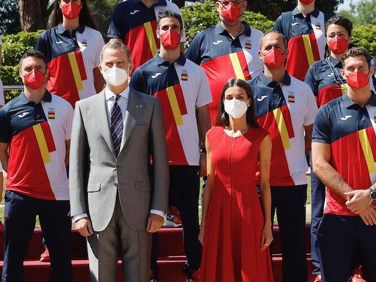 Foto: Los Reyes, con el equipo olímpico español. (Casa Real)