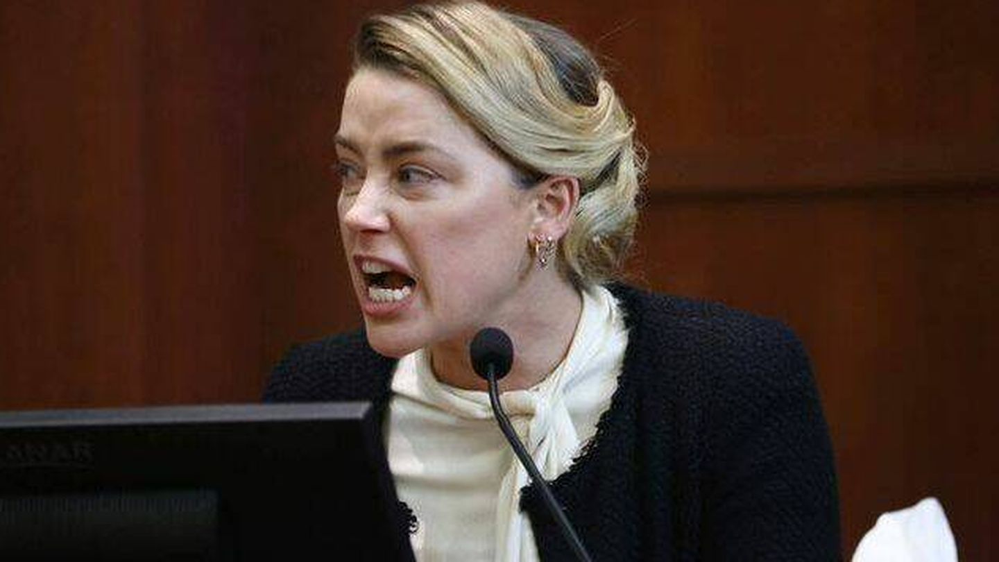 Amber Heard, en otra de las sesiones del juicio. (EFE/Jim Lo Scalzo) 