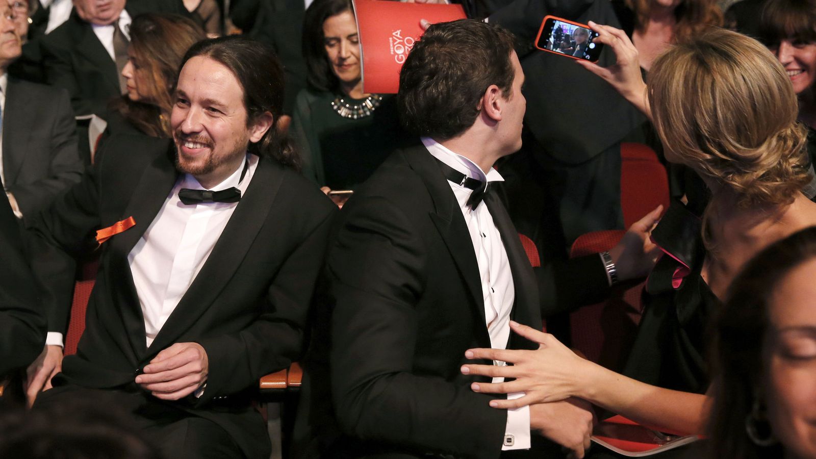 Foto: Pablo Iglesias y Albert Rivera, en la gala de los Premios Goya. (EFE)
