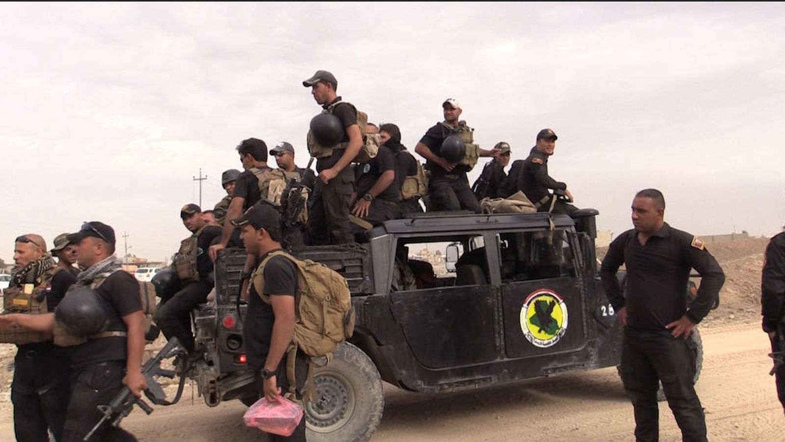Foto: Fuerzas especiales iraquíes de la Golden Division en el frente de Bazwaia, a tres kilómetros de Mosul (Foto: Pilar Cebrián).