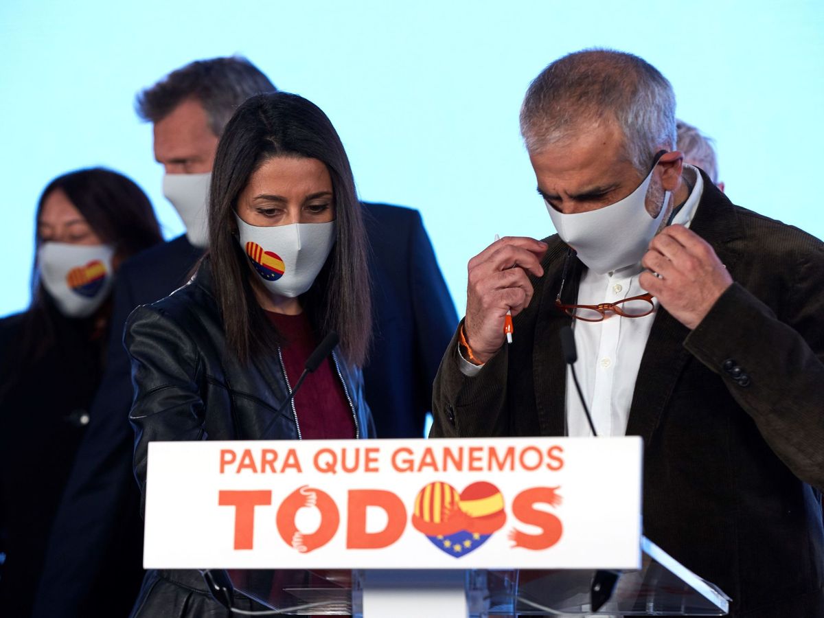 Foto: El candidato a la presidencia de la Generalitat por Ciudadanos, Carlos Carrizosa, y la presidenta del partido, Inés Arrimadas. (EFE)