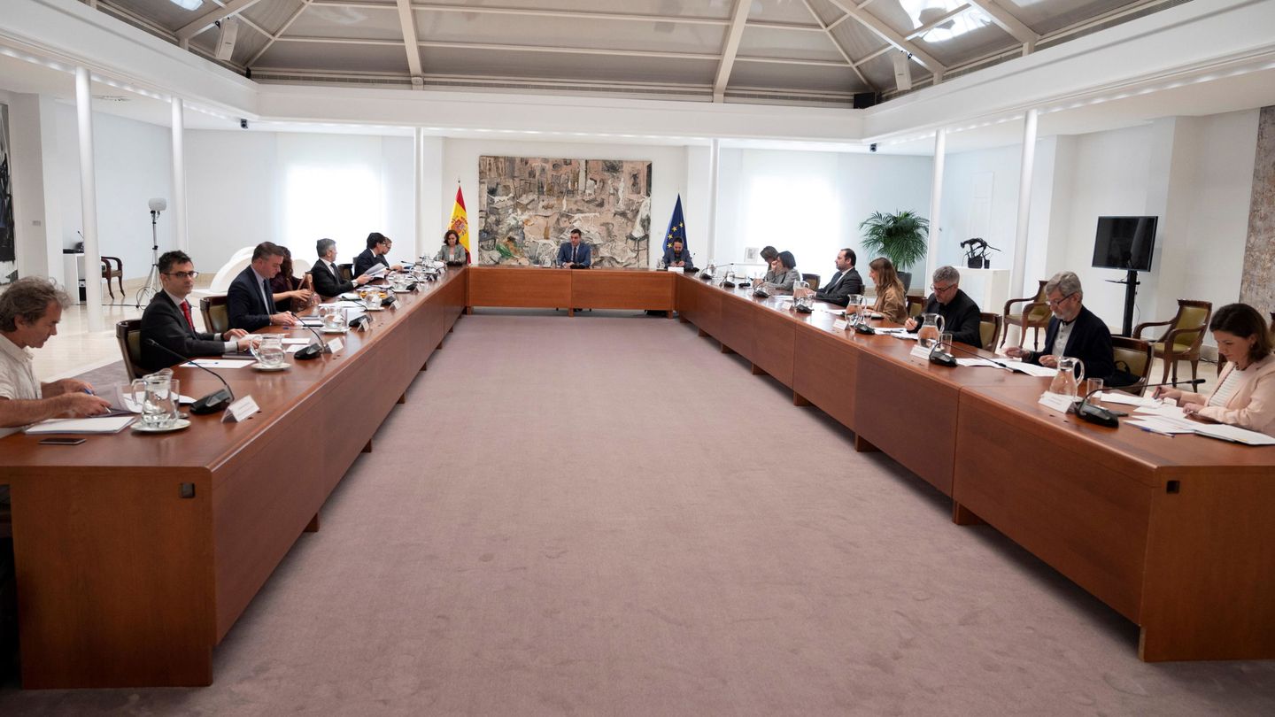 Pedro Sánchez en el Comité de Desescalada de hoy en Moncloa. (Efe)
