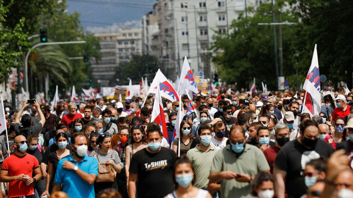Huelga de 24 horas en Atenas contra la reforma laboral. (Reuters)