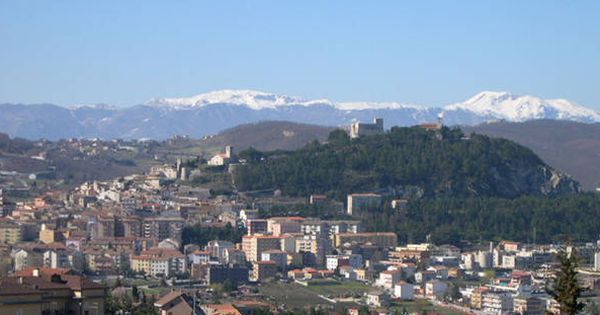 Foto: Campobasso, una de las ciudades de la región de Molise, con su 'Castello Monforte' al fondo