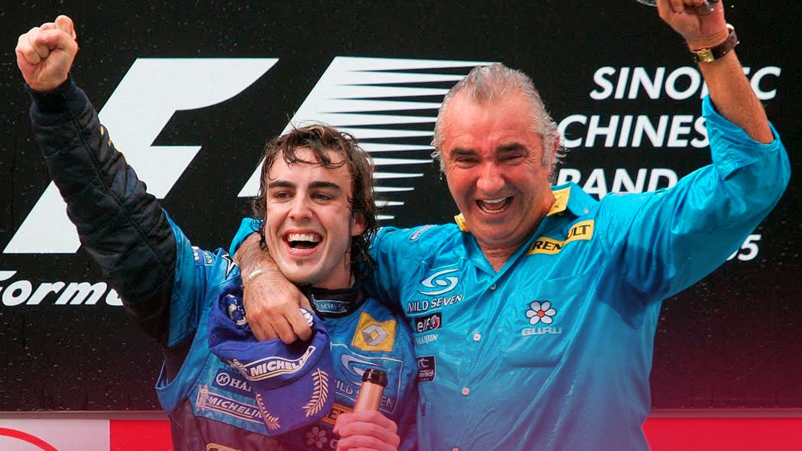 Foto: Alonso celebra su triunfo en China junto a Flavio Briatore
