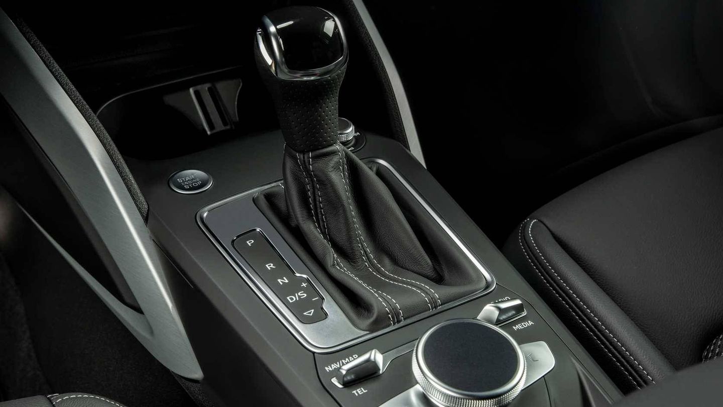 El Audi SQ2 se ofrece con cambio manual de seis marchas o con el automático de doble embrague de 7 marchas, S Tronic. 