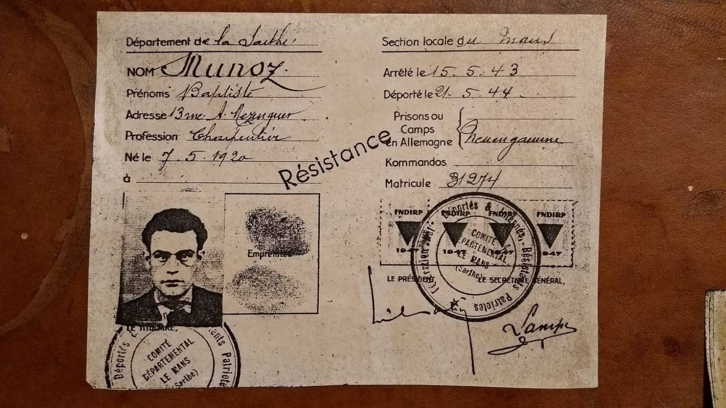 La documentación que tenía Bautista Muñoz cuando salió de Neuengamme. Cortesía de su hija Mayu