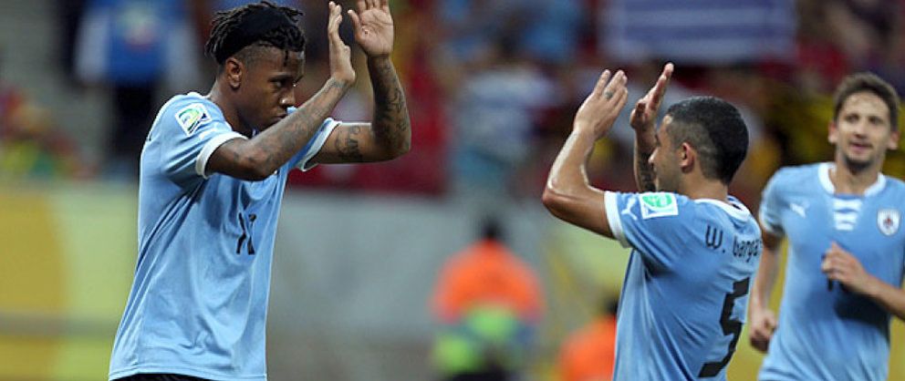 Foto: Uruguay golea con los suplentes a Tahití y se verá las caras con Brasil en semifinales