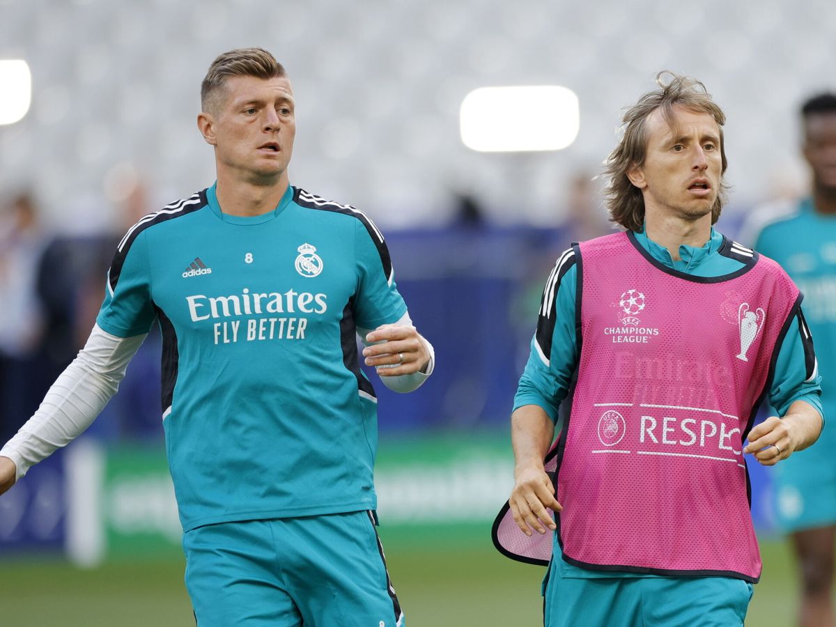 Foto: Kroos y Modric en un entrenamiento del Real Madrid. (EFE/Yoan Valat)