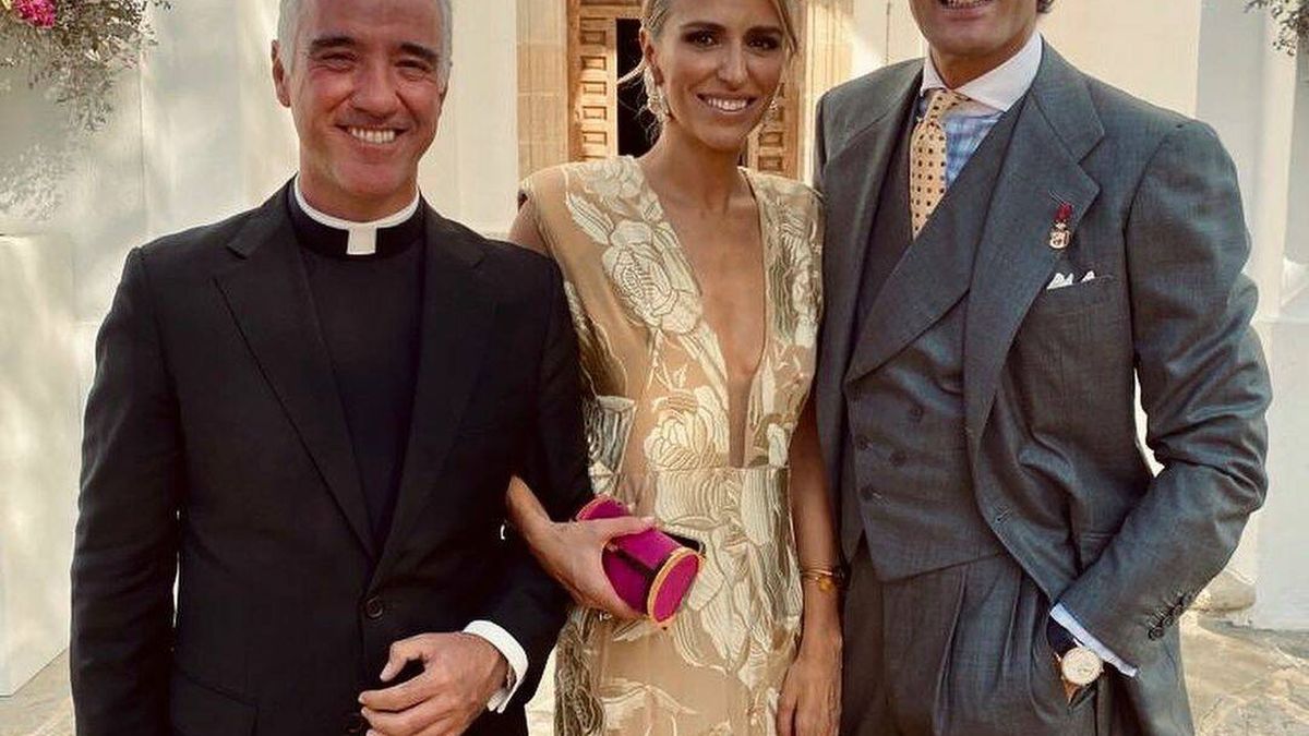Laura Vecino y Rafa Medina: sus looks de invitados en la boda de la duquesa de Medinaceli