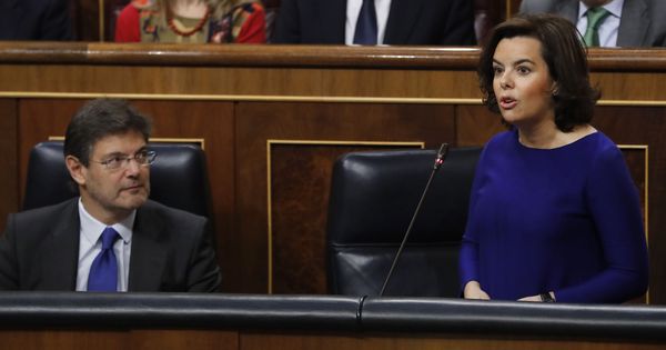 Foto: La vicepresidenta del Gobierno, Soraya Saénz de Santamaría, durante su intervención en la sesión de control al Gobierno. (EFE)