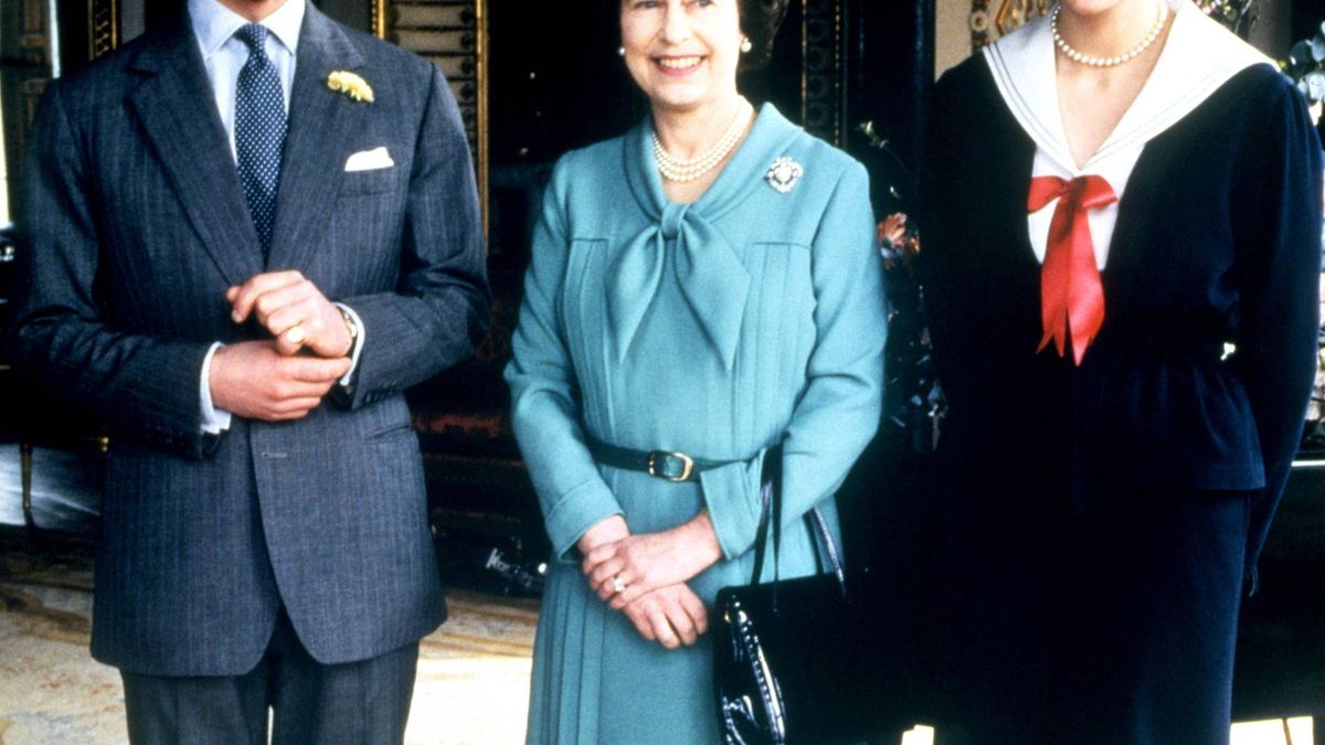 Del aburrimiento de Diana a la ofensa a Fergie: los secretos de Isabel II, contados por su biógrafo