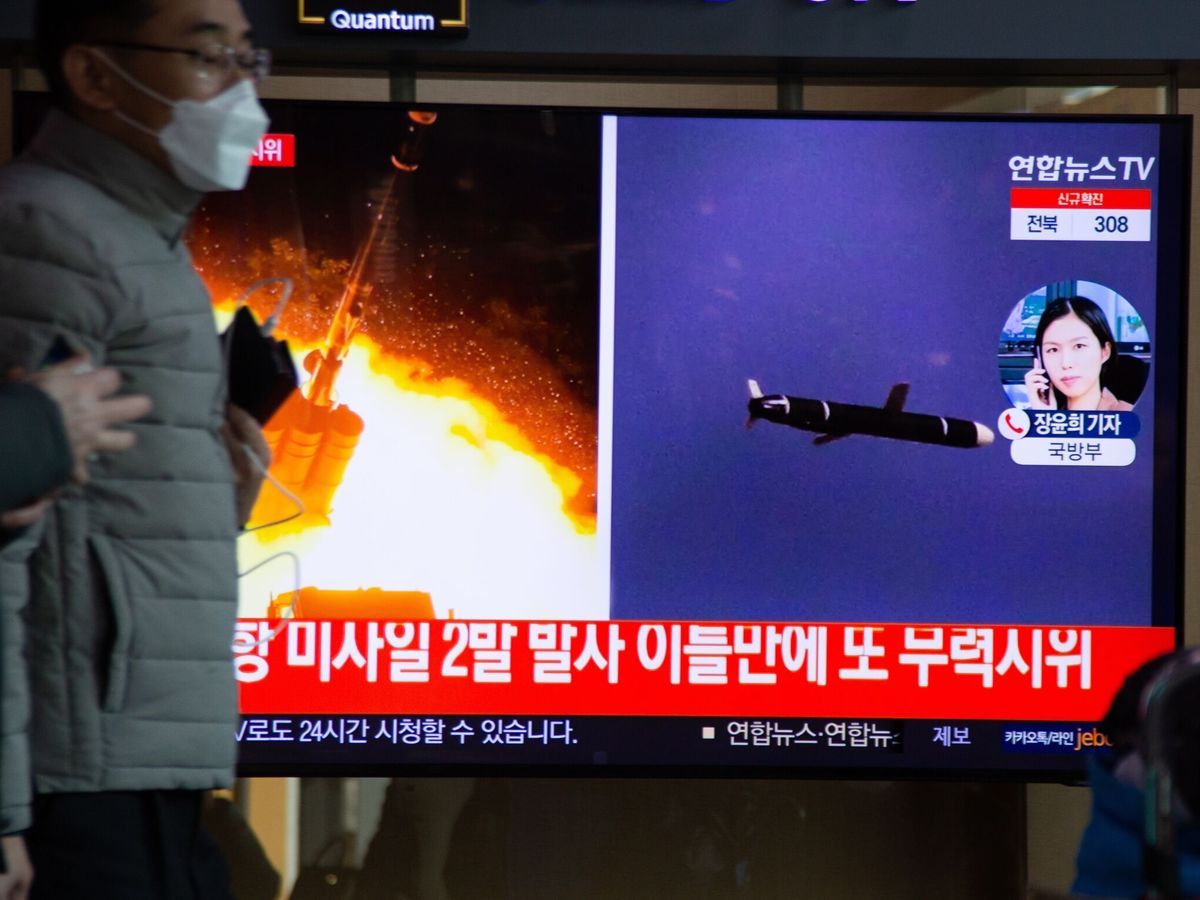 Foto: Nuevo lanzamiento balístico en Corea del Norte. (EFE/EPA/Jeon Heon-Kyun)