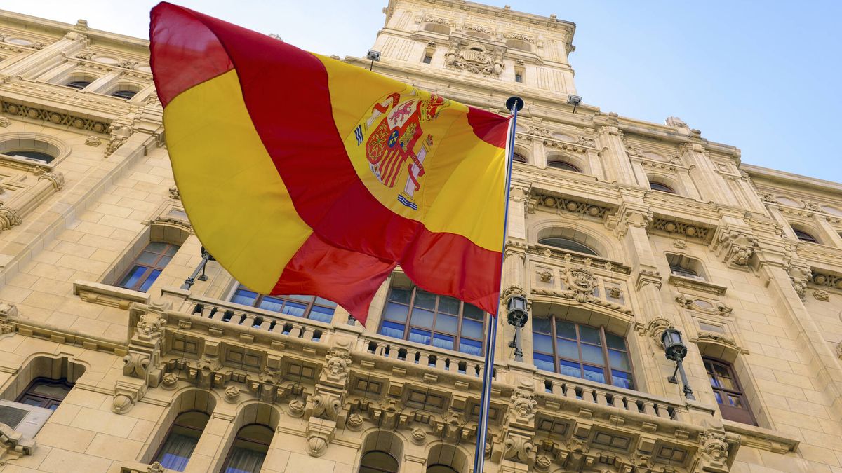 ¿Cuál es el origen de la bandera actual de España?