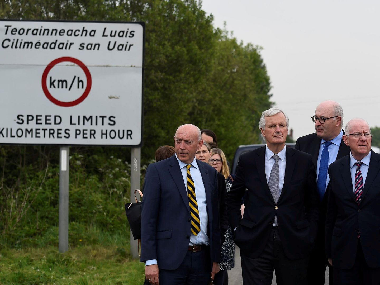 Michel Barnier, negociador de la UE, visita un punto de la frontera entre Irlanda e Irlanda del Norte, el gran obstáculo del Brexit. (Reuters)
