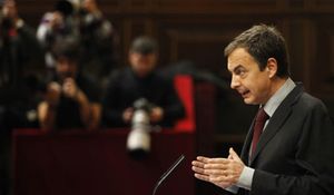 Zapatero a Rajoy: "Si tiene coraje, presente una moción de censura"