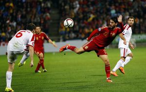 Isco reclama su sitio en el Madrid derribando la puerta de la Selección