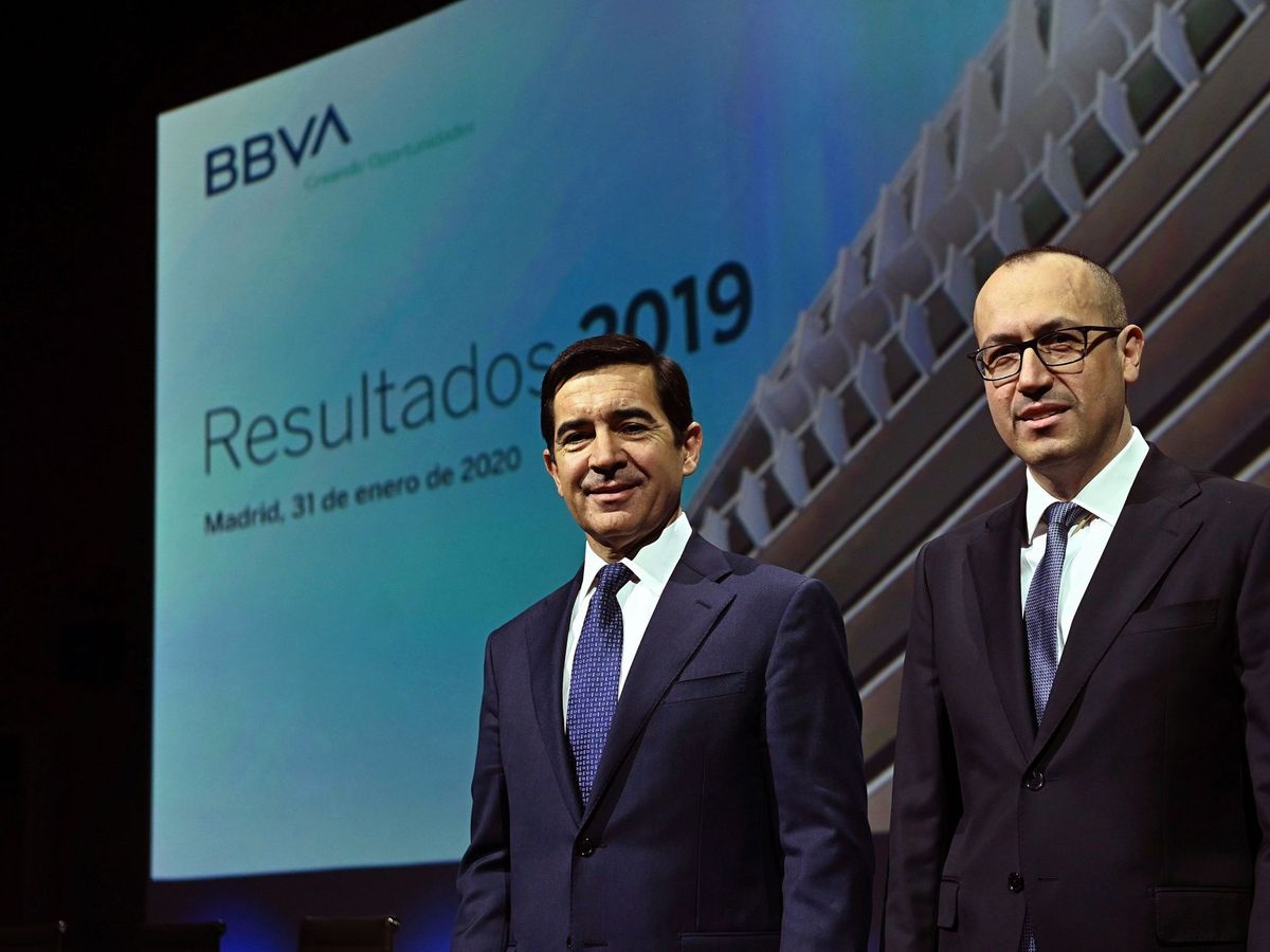 Foto: El presidente de BBVA, Carlos Torres (i), y el consejero delegado. (EFE)