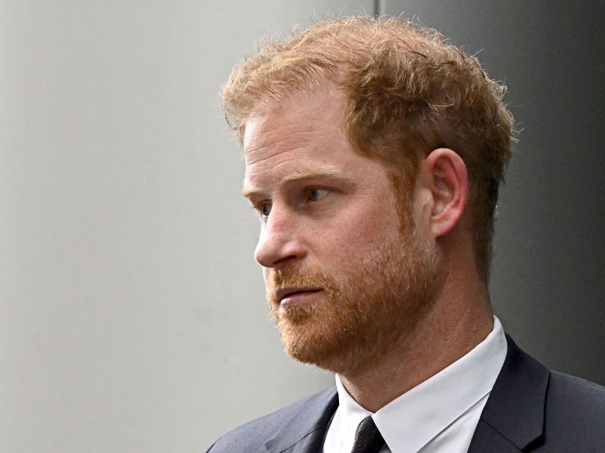 Foto: El príncipe Harry, durante un juicio en Londres. (Reuters/Toby Melville)