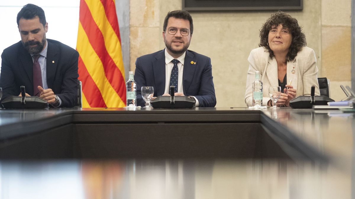 La nueva eléctrica pública catalana crea duplicidades en el seno de la Generalitat