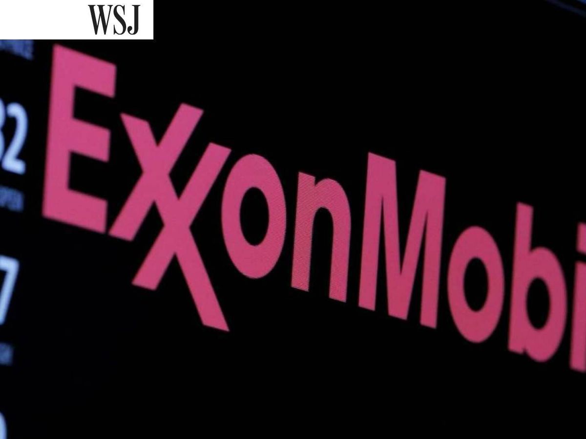Foto: Logo de Exxon en una pantalla de la Bolsa de Nueva York. (Reuters/Lucas Jackson)