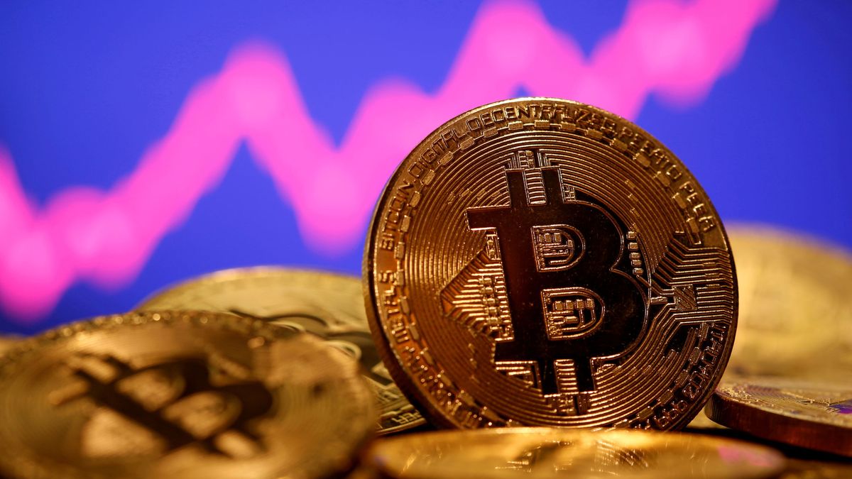 Economía pide a las aseguradoras que informen de si tienen bitcoins y por qué