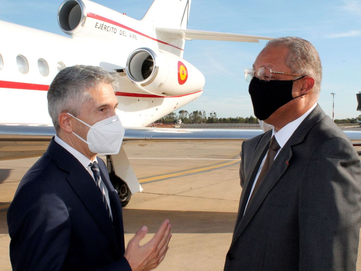 Foto: El ministro del Interior, Fernando Grande-Marlaska, en su llegada a Rabat, Marruecos. (EFE)