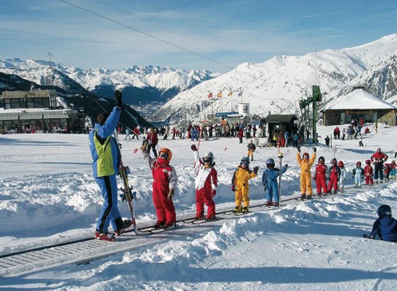 Los viajes de esquí de estudiantes están evitando estaciones catalanas como Baqueira. (EFE)