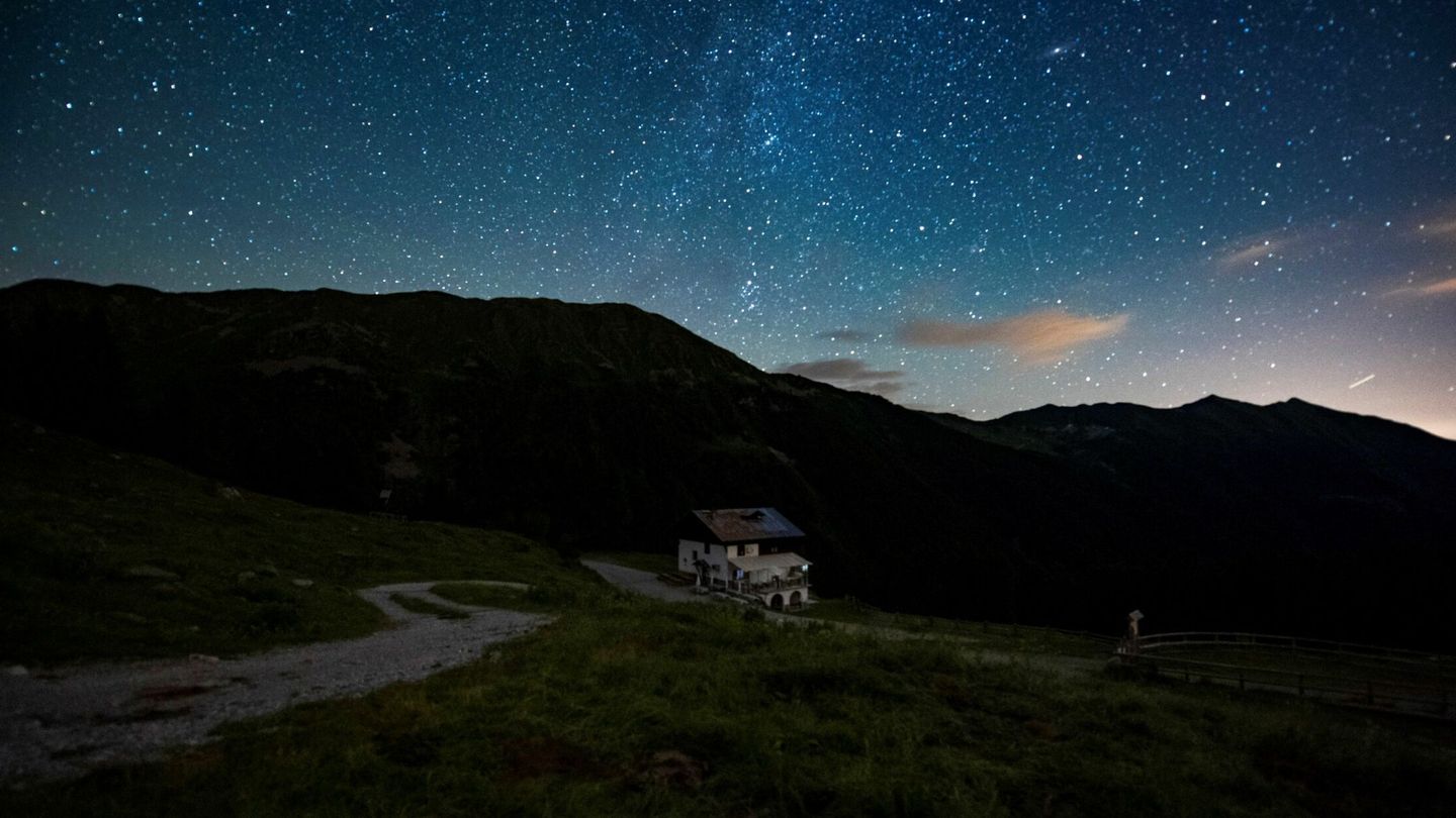 El cielo nocturno es un patrimonio amenazado por la contaminación lumínica (EFE)