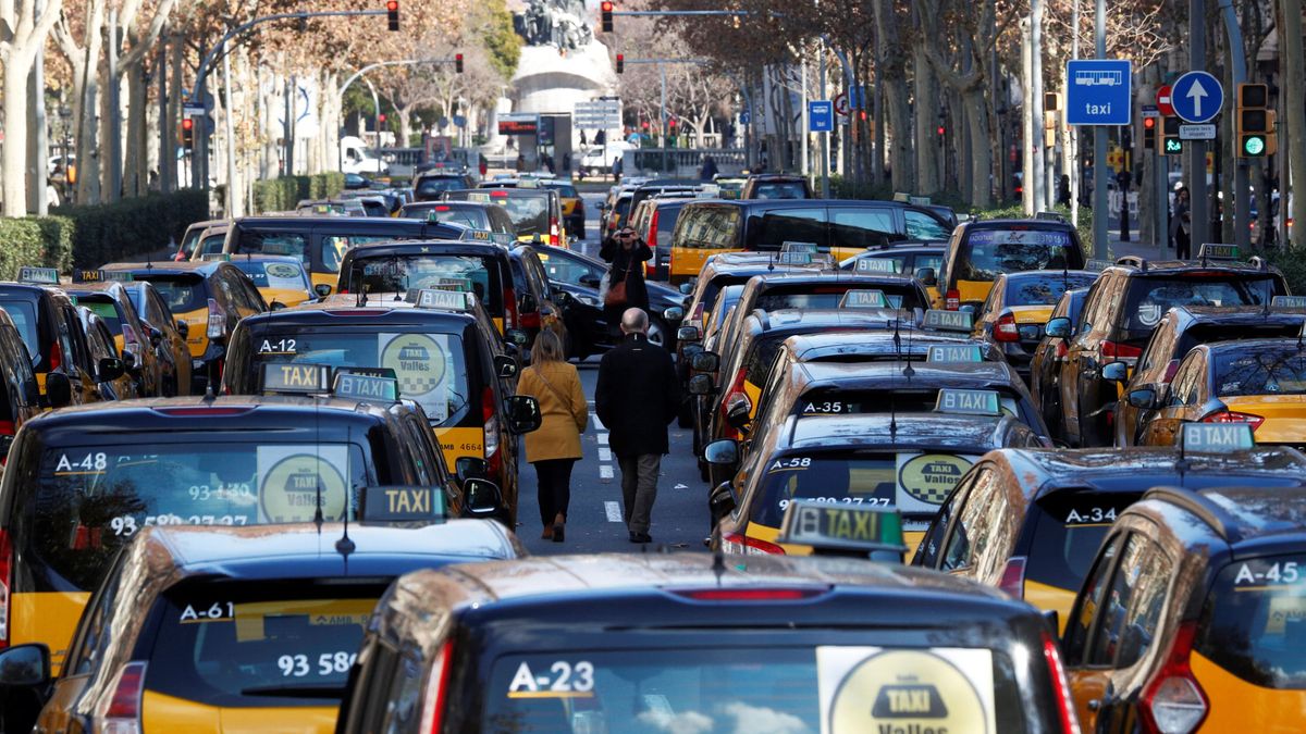 La huelga de taxis de Barcelona se extiende a otras ciudades catalanas