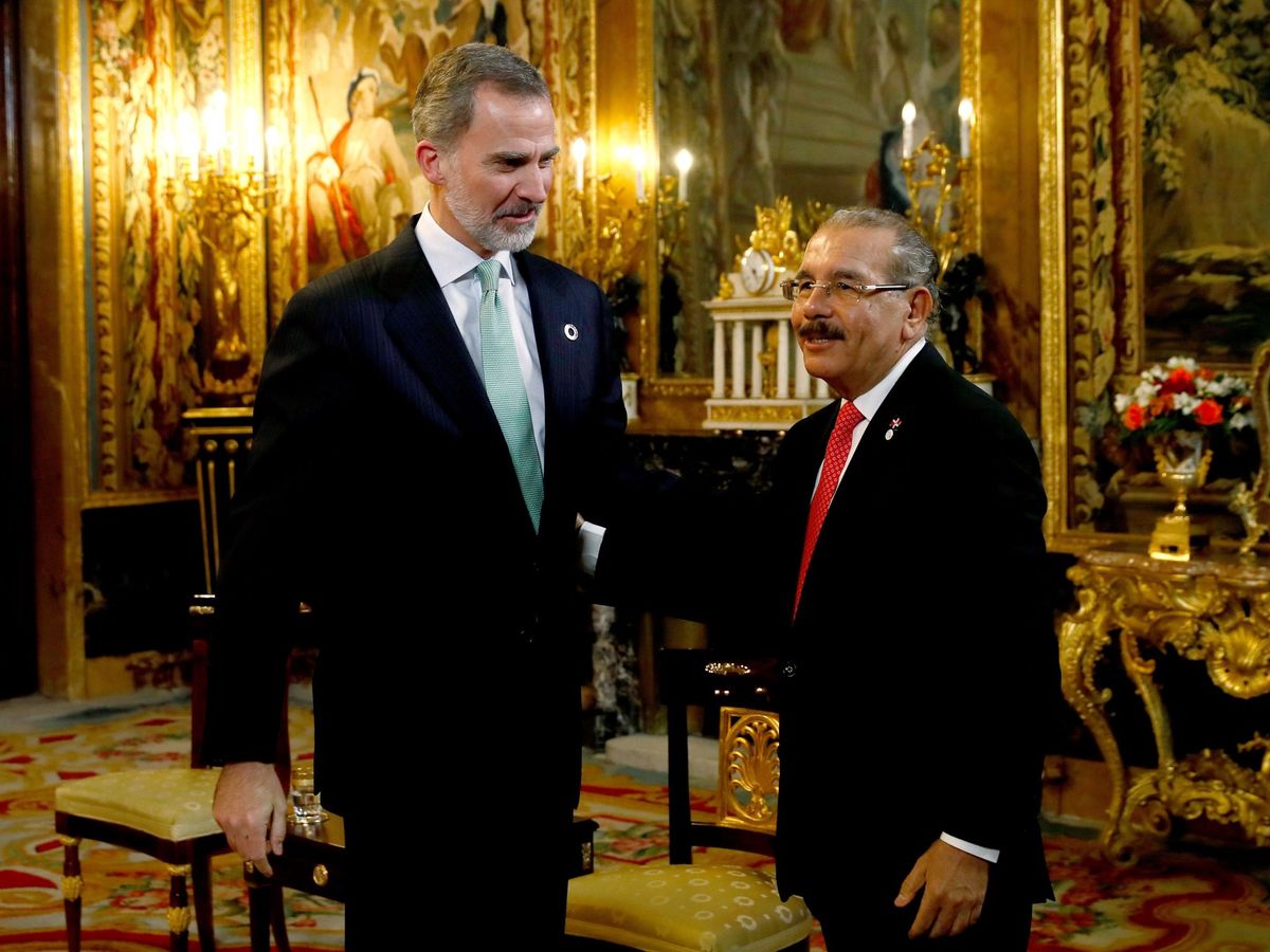 Foto: El rey Felipe Vi (i) recibe al presidente de la República Dominicana, Danilo Medina. (EFE)