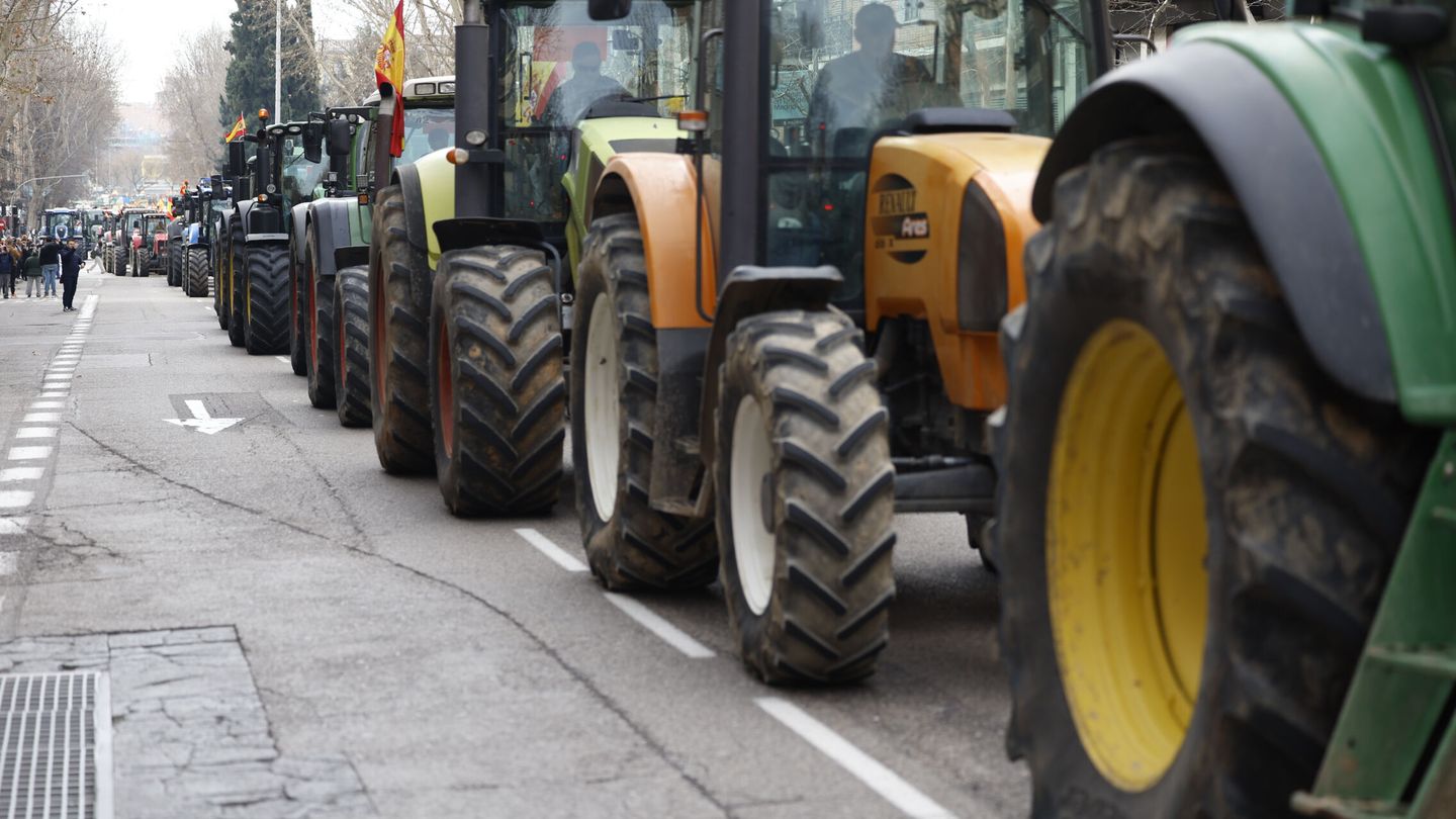 MADRID, 21 02 2024.- Los tractores de los agricultores procedentes de diversos puntos se concentran este miércoles en Madrid, en demanda de mejoras para la situación del sector agrícola. EFE  Mariscal 