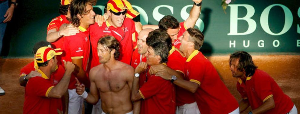 Foto: Ferrero mete a España en las semifinales de la Copa Davis