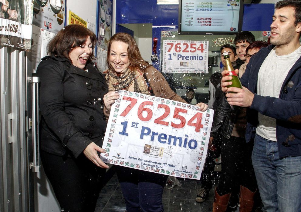 Foto: 120 millones de euros para Monforte de Lemos (Lugo), que no devolvió ningún boleto del primer premio (Efe)