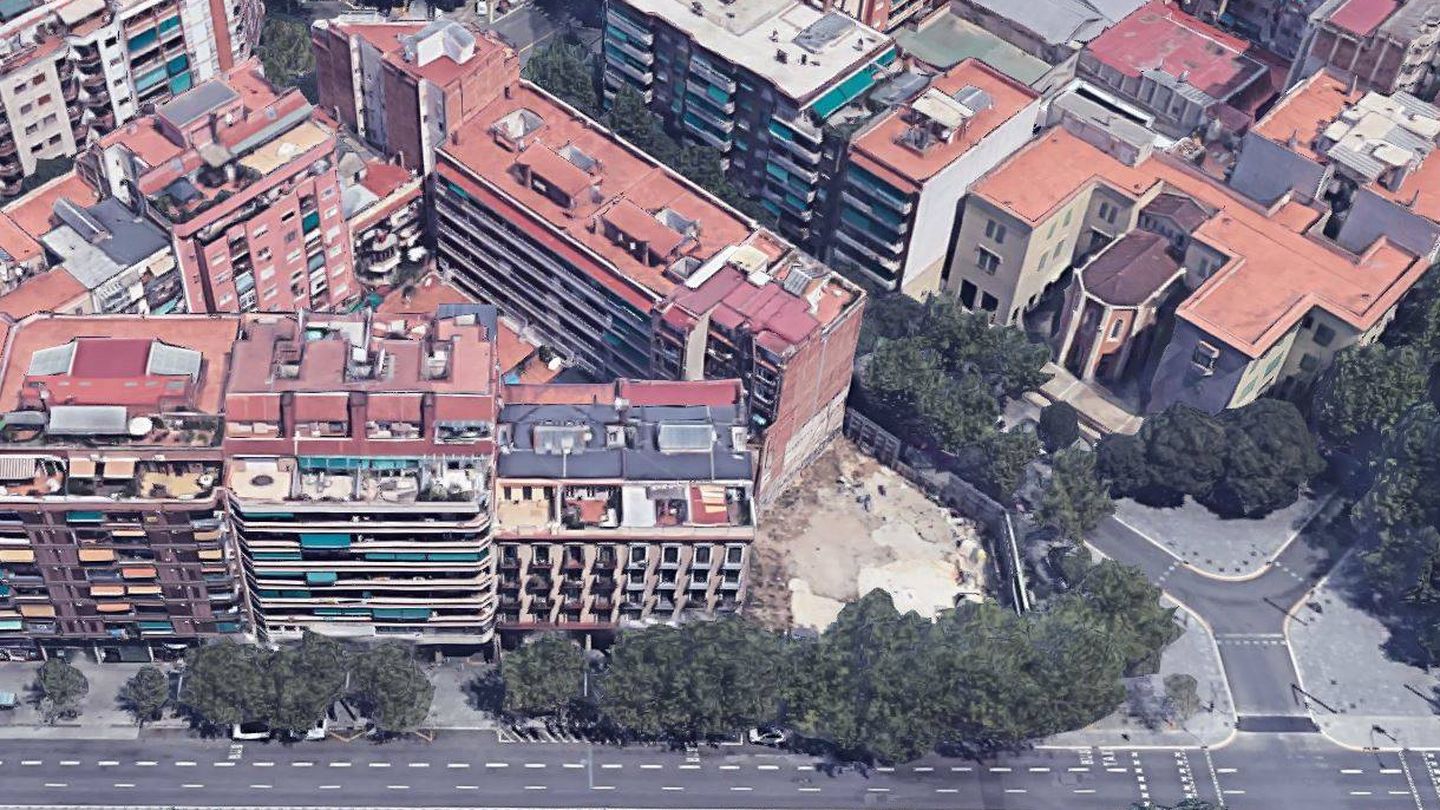 Vista en Satélite del solar ubicado en la avenida del Para?lel y Carrer del Comte Borrell. (Google Maps)