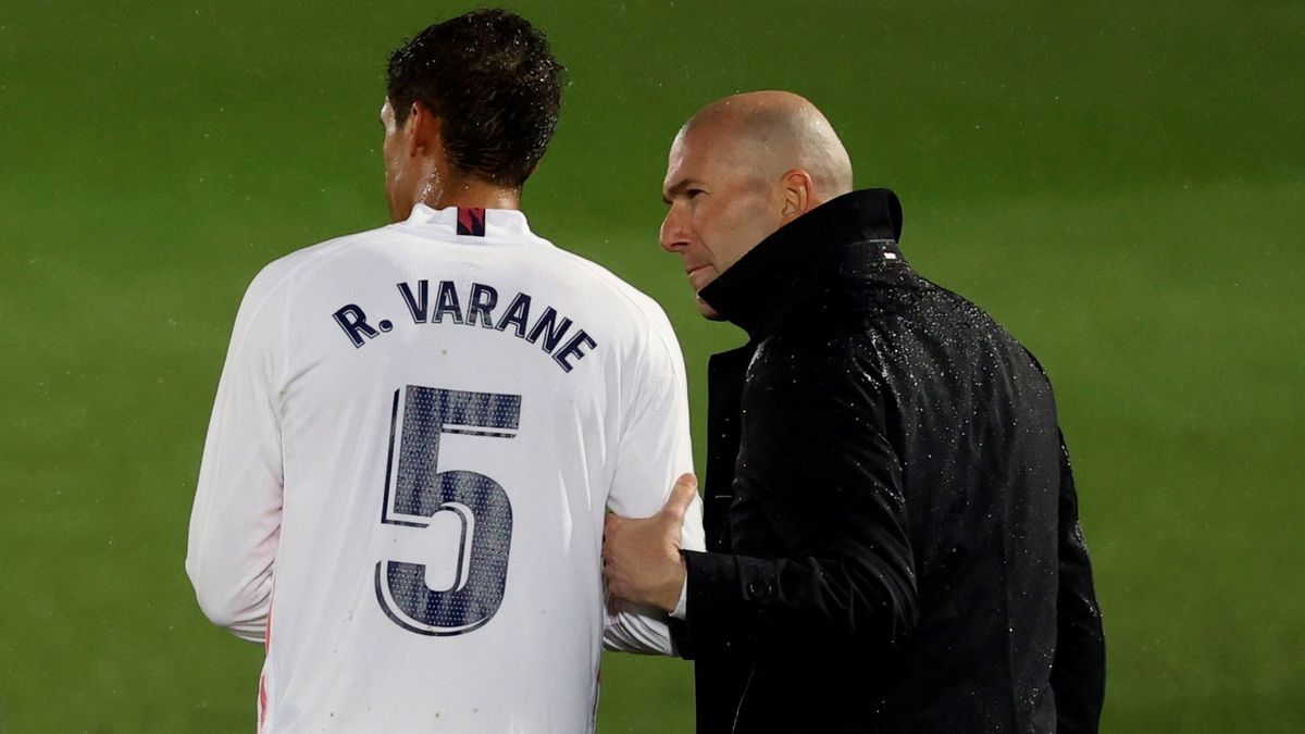 Satisfacción en el Madrid con el paso al frente de Varane: sin Ramos, es el líder del equipo 