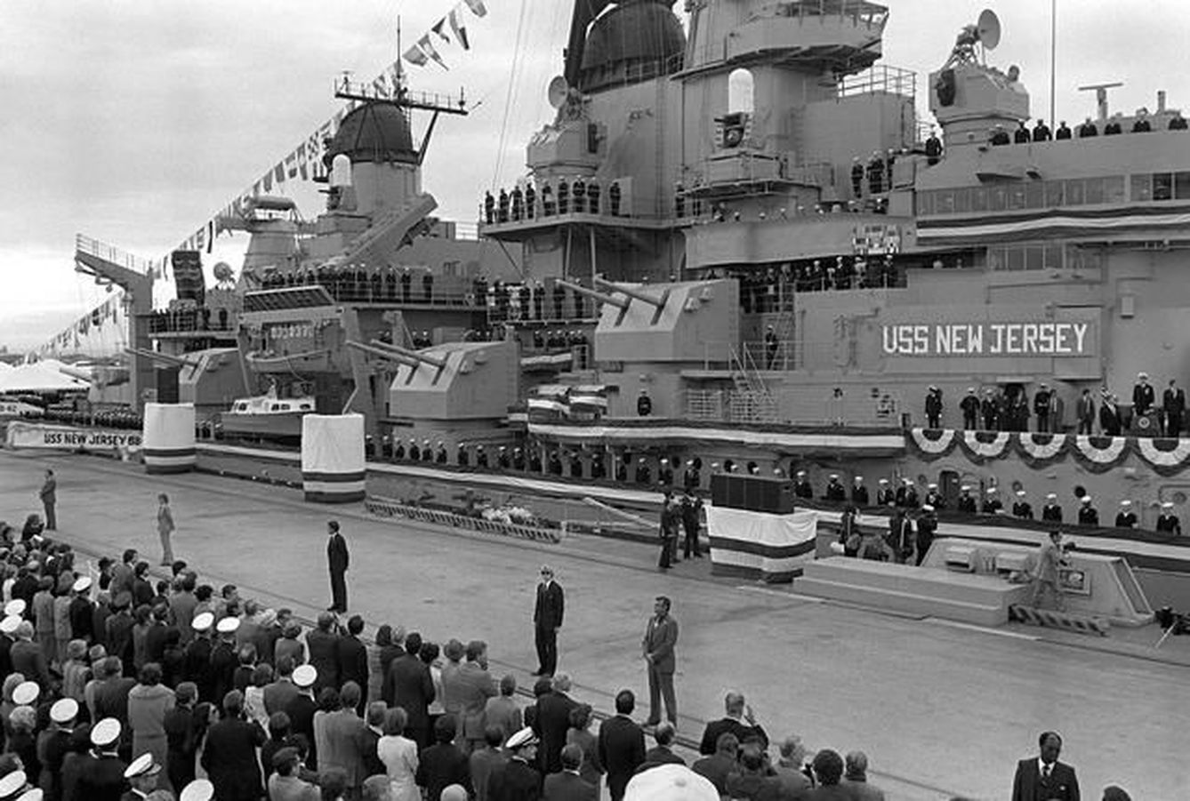 La ceremonia de reinauguración del USS 'New Jersey', a la que asistió Ronald Reagan.