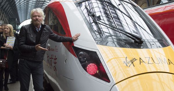 Foto: El fundador del grupo Virgin, Richard Branson, en la presentación de una nueva flota de trenes el año pasado. (EFE)