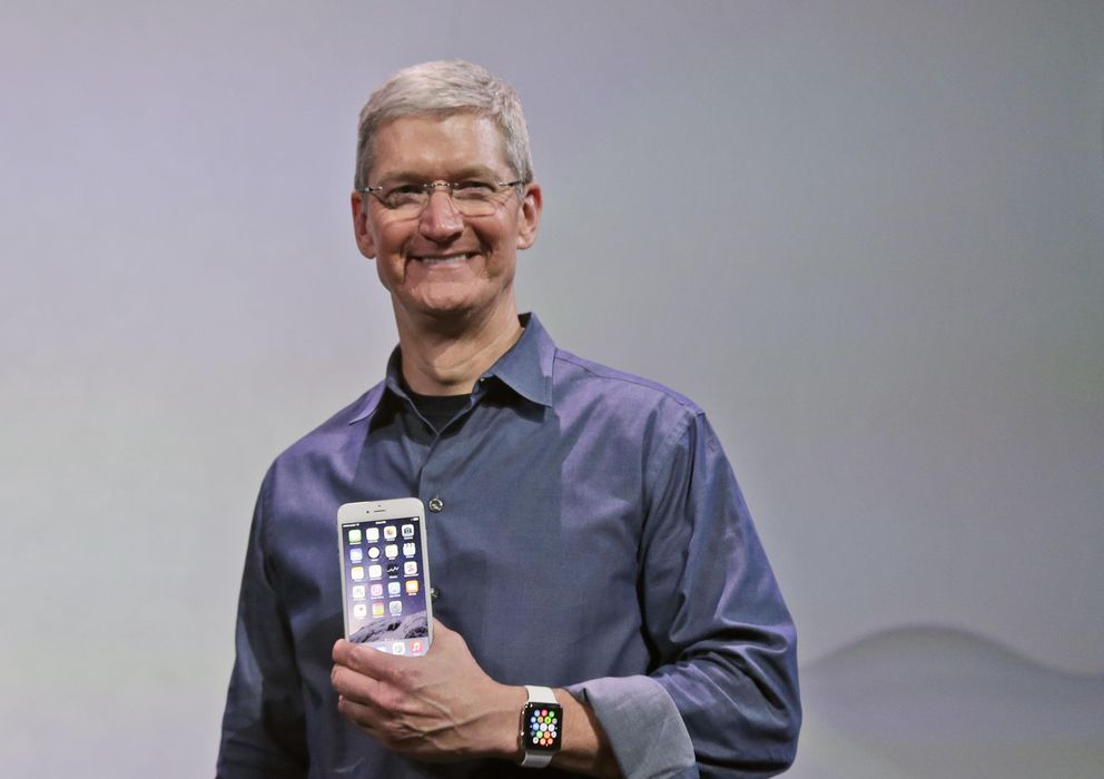 Foto: El CEO de Apple, Tim Cook, durante la presentacion de los iPhone 6 y 6 Plus (Fotografía: AFP).