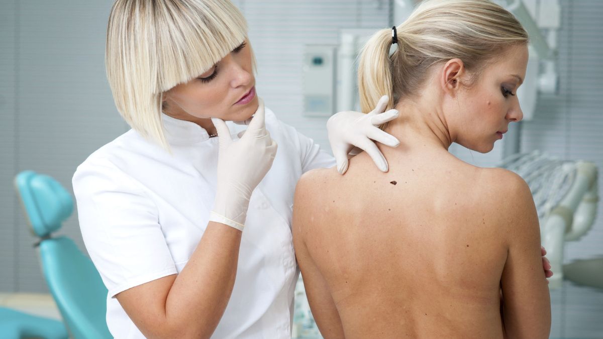 La inteligencia artificial supera a los mejores dermatólogos detectando cánceres de piel