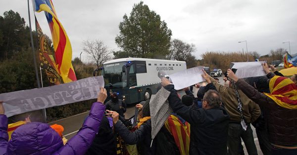 Foto: Los manifestantes que mostraron su apoyo a los presos el pasado 1 de febrero. (EFE)