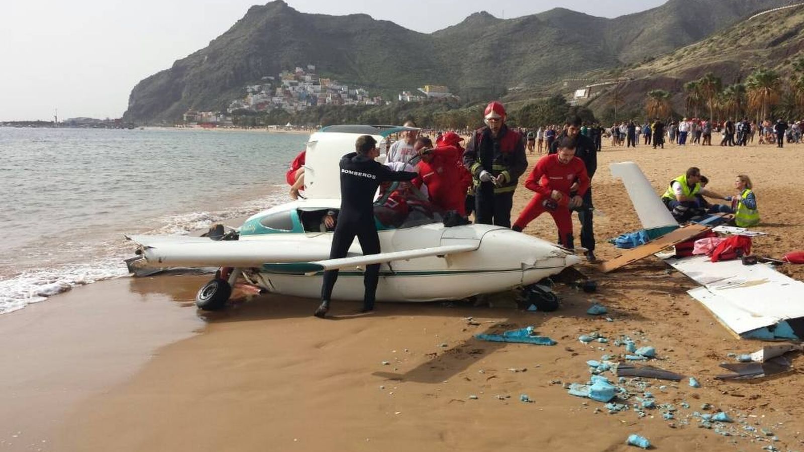 Foto: Imagen de la avionesta estrellada en Tenerife (FOTO: Policía Local)