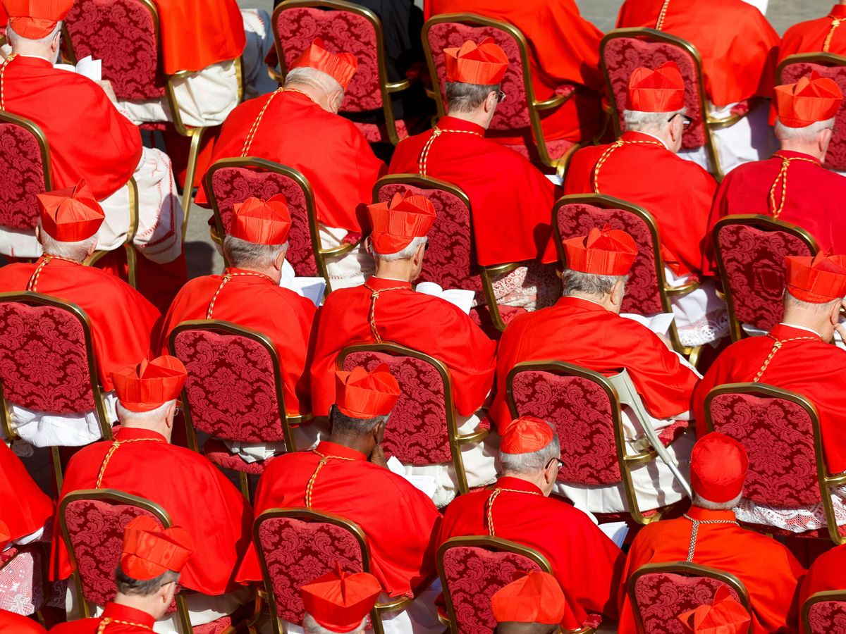 Foto: Ceremonia para elevar a prelados al rango de cardenal. (Reuters/Remo Casilli)