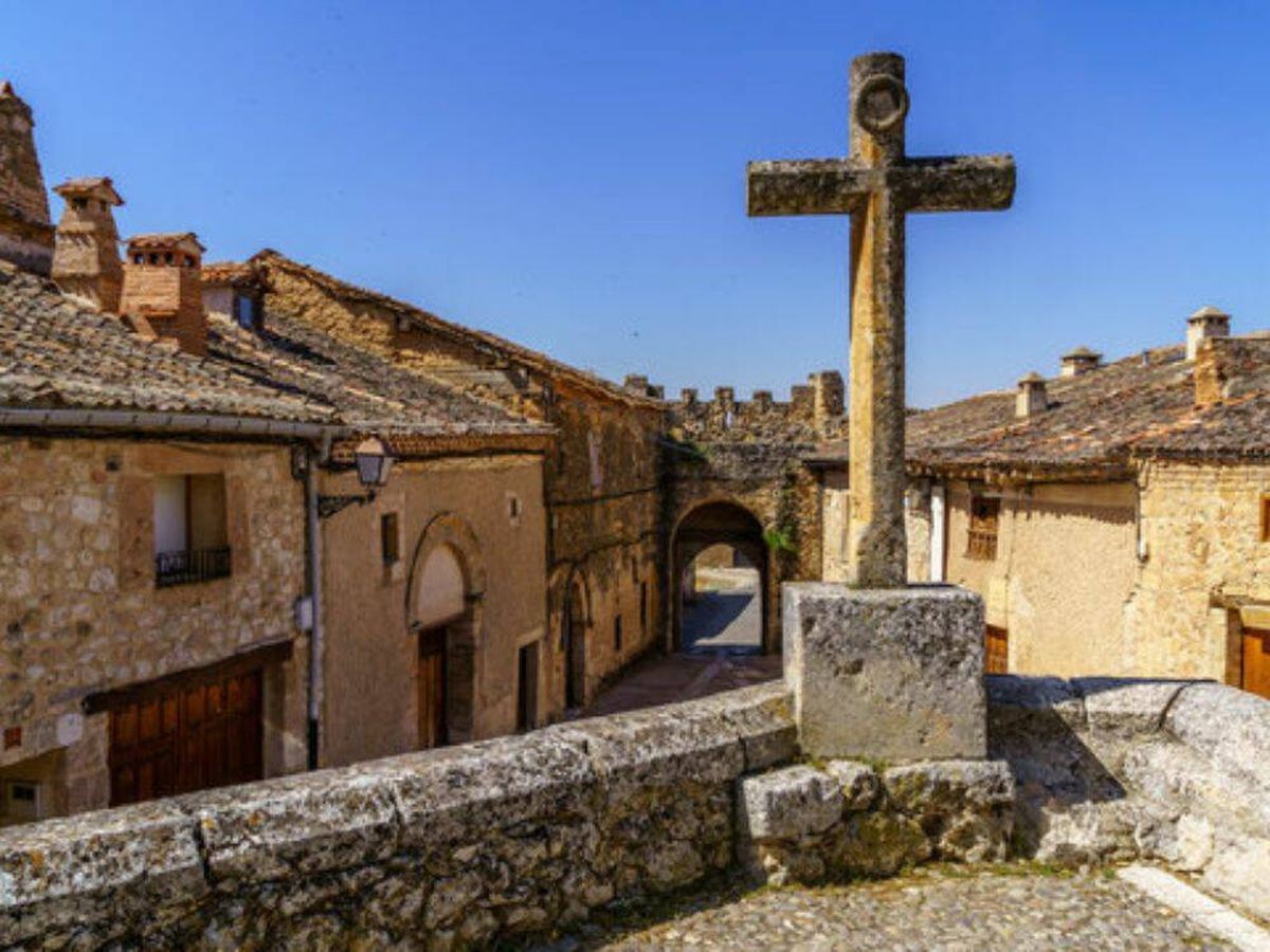 Foto: Ni Sepúlveda ni Pedraza: este es el pueblo de Segovia a hora y media de Madrid para disfrutar de un fin de semana de ensueño (iStock)